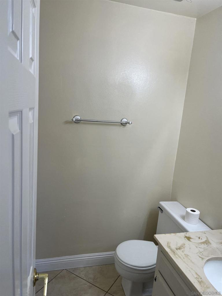 2012 Mission Ave - photo 6