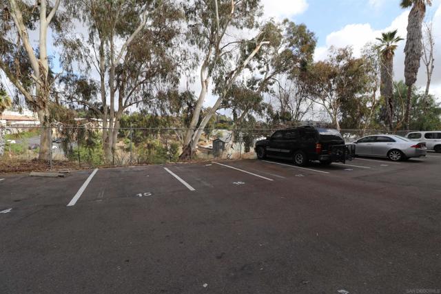 4041 Oakcrest Dr, San Diego CA: https://media.crmls.org/mediaz/0322bc34-d3f6-440a-bb17-0fc186a55f4e.jpg