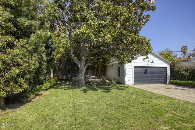 662 S El Molino Avenue, Pasadena CA: https://media.crmls.org/mediaz/0322e97f-4598-4886-b518-fc040f66e433.jpg