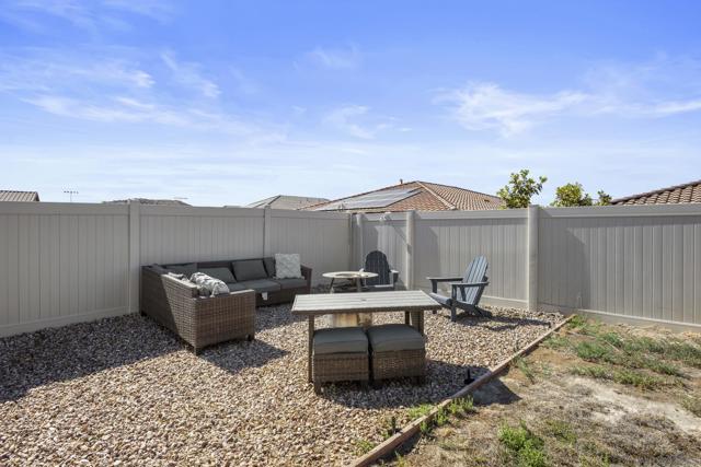 28382 Hopscotch dr,  CA: https://media.crmls.org/mediaz/03231248-4085-4e1f-9703-59293b66a648.jpg