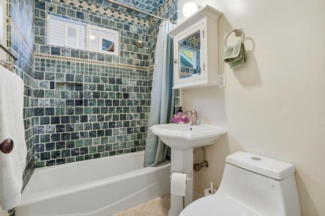 211 Berendos Avenue, Pacifica CA: https://media.crmls.org/mediaz/032348dc-9220-4bcb-9748-e3c764245142.jpg