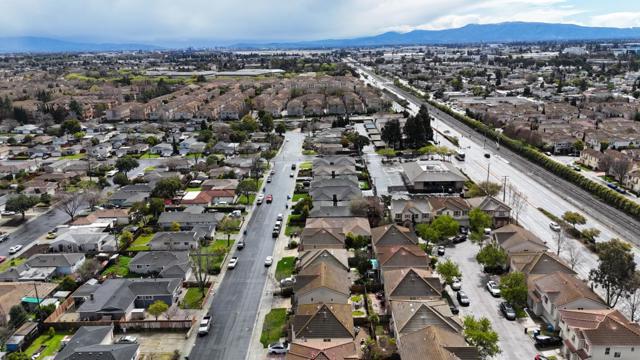 4730 Snead Drive, Santa Clara CA: https://media.crmls.org/mediaz/0323be67-ca30-4120-abc0-98cc7c7e8248.jpg