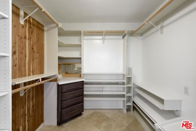 949 N Kings Road, West Hollywood CA: https://media.crmls.org/mediaz/0323d203-8dac-4bb8-81f8-a3a0340b3f20.jpg