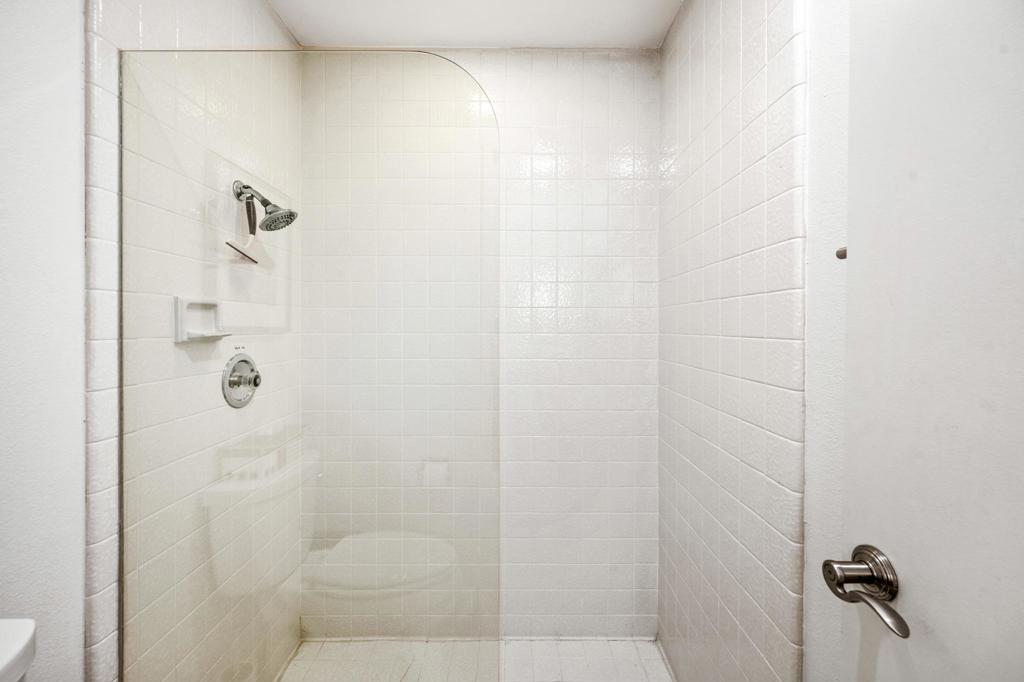 https://media.crmls.org/mediaz/03253673-12c6-4c4a-a07e-321ca1dfea73.jpg?preset=X-Large