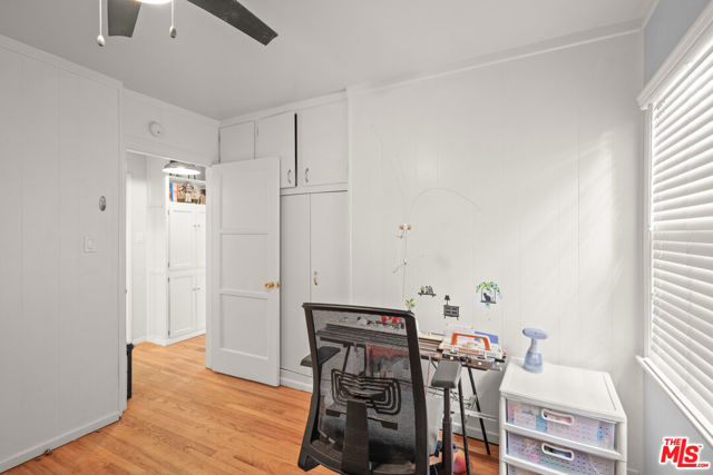 6961 Zelzah Avenue, Reseda CA: https://media.crmls.org/mediaz/03253cc9-e7c6-4341-8608-58efaf230ae7.jpg
