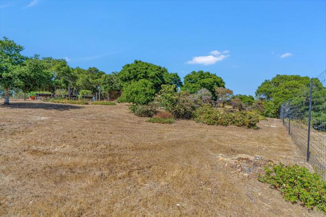 19225 Reavis Way, Salinas CA: https://media.crmls.org/mediaz/03257161-e4ec-474b-8916-dffba658946c.jpg