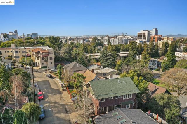 3537 Kempton, Oakland CA: https://media.crmls.org/mediaz/03261405-a3ff-4a99-8644-fc26b37af79a.jpg