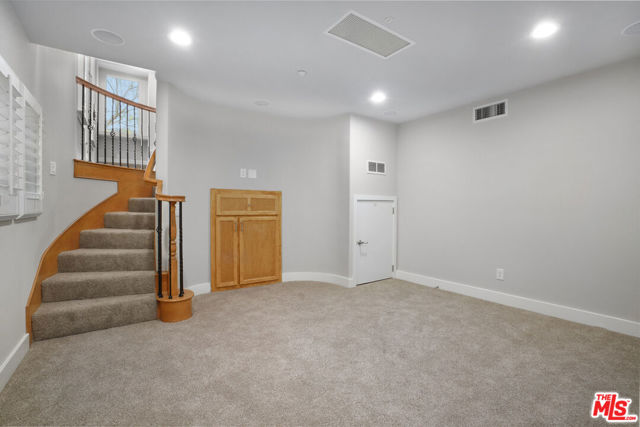 6011 Dawn, Playa Vista CA: https://media.crmls.org/mediaz/032677fb-1659-49fd-b86e-3dba6d94b244.jpg