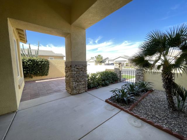 81449 Avenida Romero, Indio CA: https://media.crmls.org/mediaz/032694e8-c7bd-4d41-9234-d9ac917f3aee.jpg