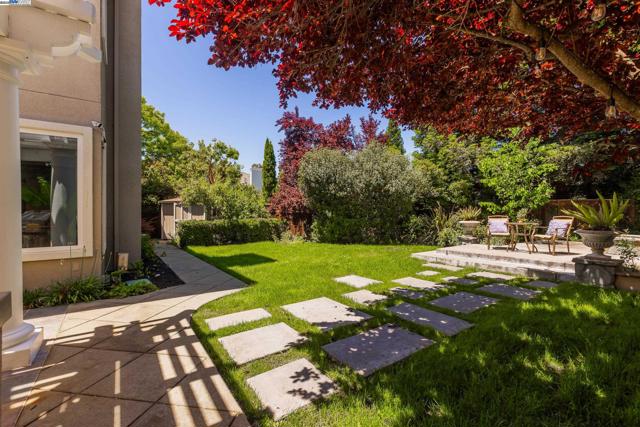 5633 Selena Ct, Pleasanton CA: https://media.crmls.org/mediaz/032859eb-a444-4b46-bf97-5f090eec460f.jpg
