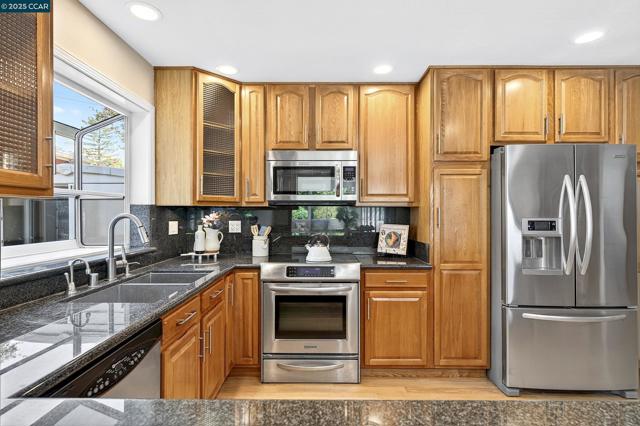 3846 Madera St, Pinole CA: https://media.crmls.org/mediaz/03291ec6-5579-46f4-adc2-d6fd8d7c8419.jpg