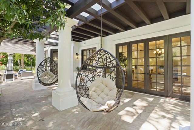 29270 Wagon Road, Agoura Hills CA: https://media.crmls.org/mediaz/032957f1-3d61-4c9b-a2e8-41f7ae120c75.jpg