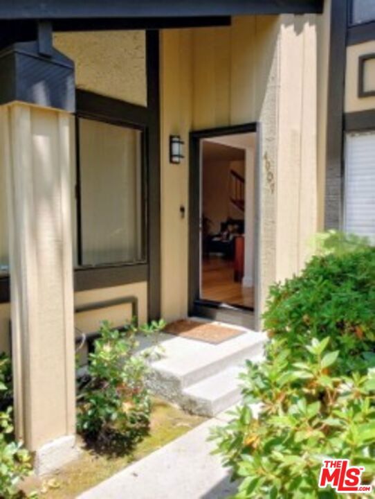 4907 Saint Louis Court