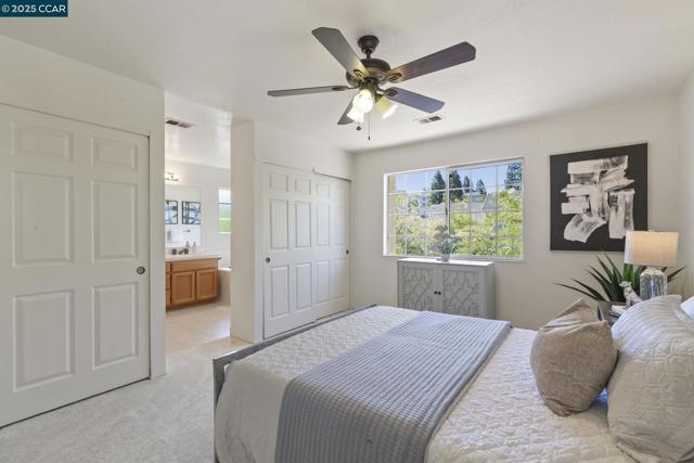 1015 Hidden Oak Ct, Concord CA: https://media.crmls.org/mediaz/032b01cb-7e5c-4a5f-84a4-86c5515671e3.jpg