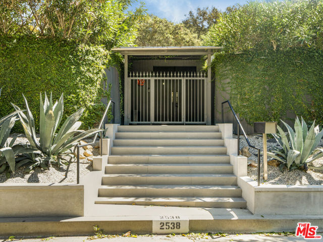 2538 Hutton Drive photo 5