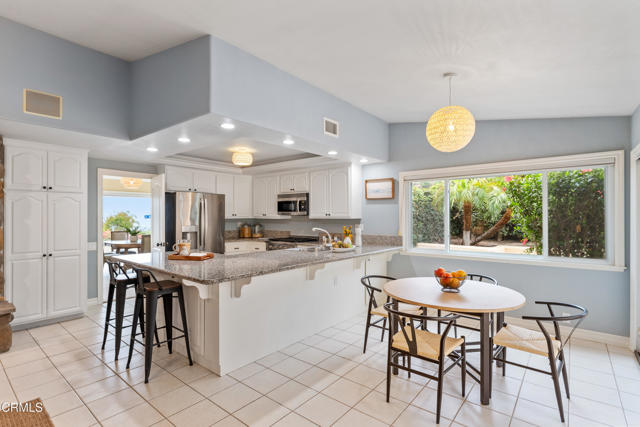 7017 Sonora Court, Ventura CA: https://media.crmls.org/mediaz/032b081e-4506-4a57-a957-9989ce9160c4.jpg