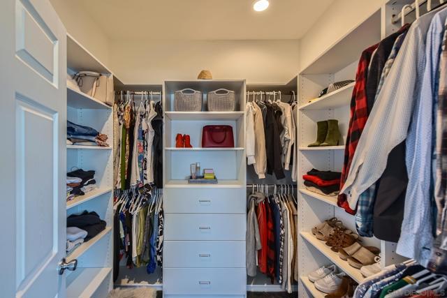 9180 Tokaj Ln, Spring Valley CA: https://media.crmls.org/mediaz/032b178c-f97a-44eb-b43a-3e24b8ef4061.jpg