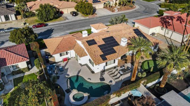 2451 Quincy Way, Palm Springs CA: https://media.crmls.org/mediaz/032b2239-41ac-4d9e-a506-caed8d126cfb.jpg