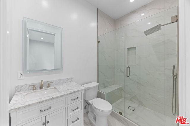 6723 Sunnyslope Avenue, Van Nuys CA: https://media.crmls.org/mediaz/032b4bce-1421-4a66-8ad1-f93e3cf723f3.jpg