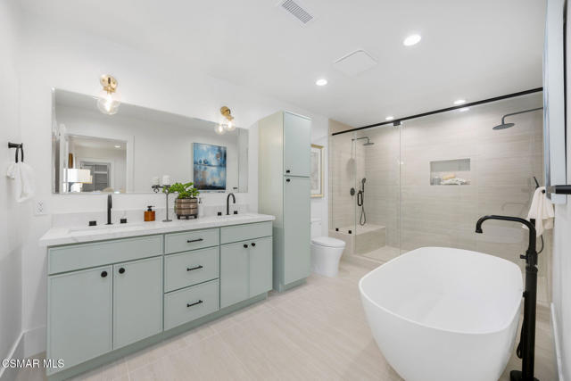 1324 La Granada Drive, Thousand Oaks CA: https://media.crmls.org/mediaz/032bbbbf-afde-435e-a417-a53aea1910b8.jpg