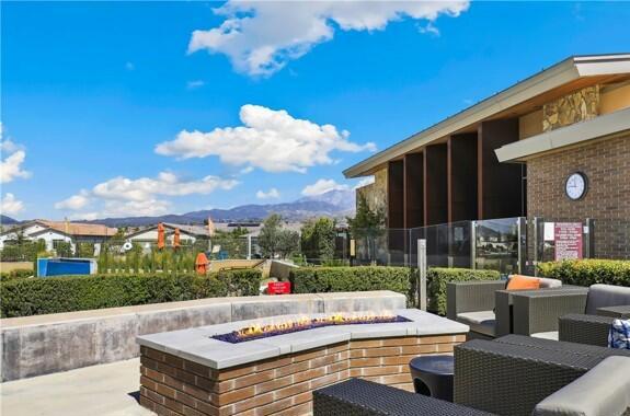 1514 Overpark Lane, Beaumont CA: https://media.crmls.org/mediaz/032be183-c172-4be6-9b3b-defaabf3e801.jpg