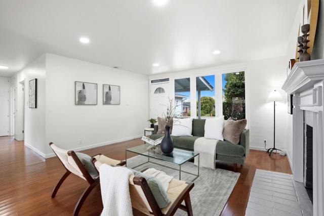 776 Linda Mar Boulevard, Pacifica CA: https://media.crmls.org/mediaz/032beb66-d0b8-431d-9cde-28d1be3772c7.jpg