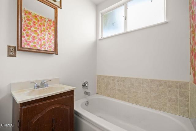 445 Mara Avenue, Ventura CA: https://media.crmls.org/mediaz/032cd7fe-4c5b-4f29-adcf-69ef4bf6ee68.jpg