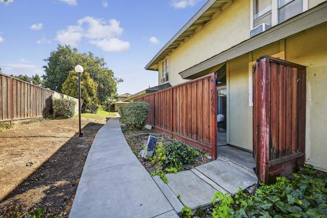 5645 Evergreen Terrace, Fremont CA: https://media.crmls.org/mediaz/032d118d-f93d-4069-b801-9aa2f272e0cf.jpg