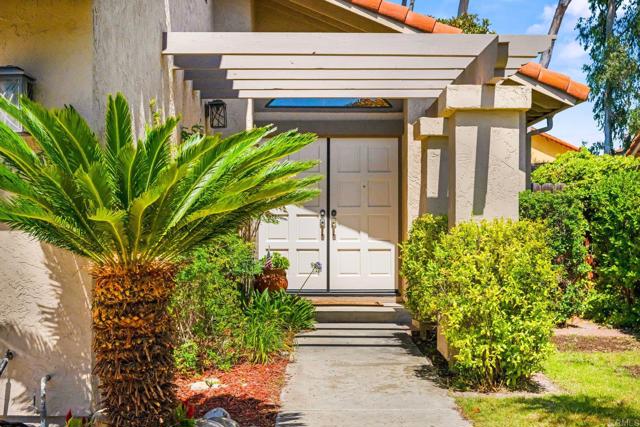 10965 Elderwood Ct, Scripps Miramar CA: https://media.crmls.org/mediaz/032e144d-5f61-4b87-8fe3-9b7345085dd1.jpg