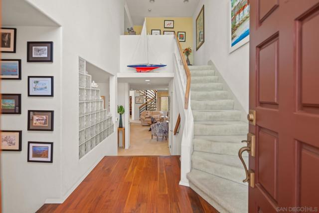 54 Half Moon Bend, Coronado CA: https://media.crmls.org/mediaz/032e3acb-dcbc-40b9-8600-208755952c7c.jpg