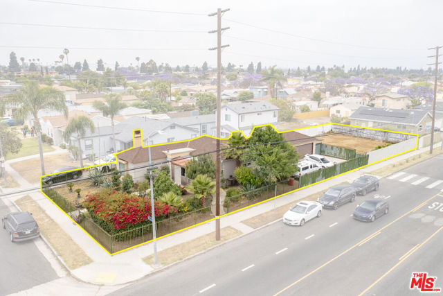 701 W 112th Street, Los Angeles CA: https://media.crmls.org/mediaz/032edb6c-4ee0-4b93-aabc-fb0093332a3c.jpg