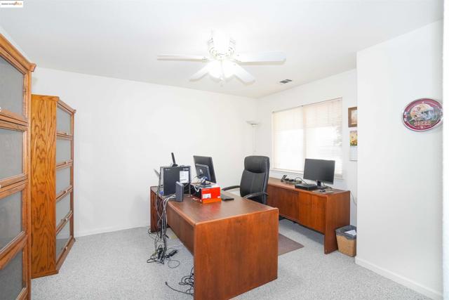 5402 Navajo Ct, Antioch CA: https://media.crmls.org/mediaz/032f6d5b-bb7b-46a5-a7bc-d180e260df9f.jpg