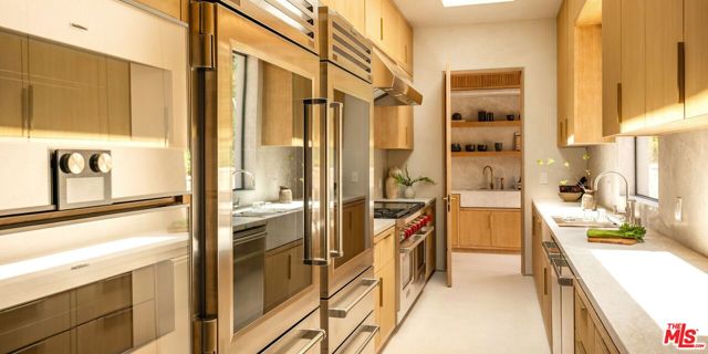 1039 Wallace, Beverly Hills CA: https://media.crmls.org/mediaz/032f9980-a3de-479d-acff-743bc5b295b2.jpg