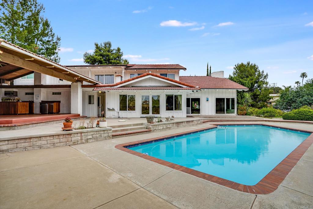 2635 Royal Crest Drive, Escondido, CA 92025 - SOLD LISTING | MLS ...