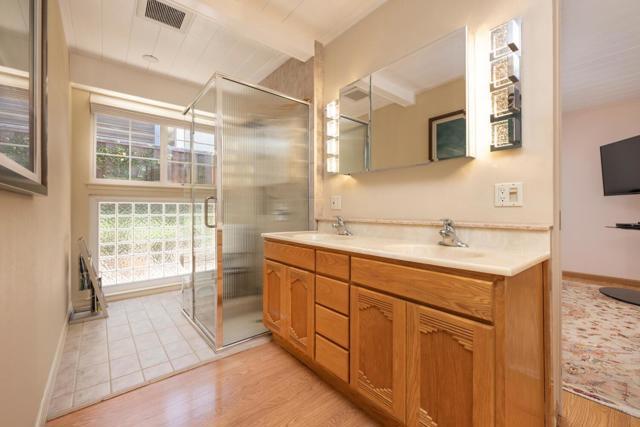 1652 Lexington Avenue, San Mateo CA: https://media.crmls.org/mediaz/033092eb-a7a6-4ef0-9e25-eb91c44ad277.jpg