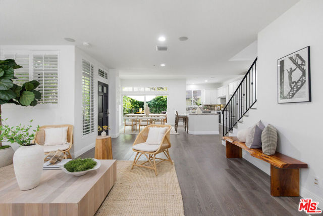 10523 Selkirk Lane, Los Angeles CA: https://media.crmls.org/mediaz/0330ad7f-fd46-45b2-a394-280becc22368.jpg