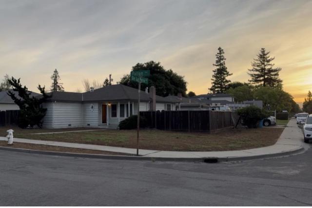 668 Fallon Avenue, Santa Clara CA: https://media.crmls.org/mediaz/0330ba6e-cfd0-44d8-8ce3-9a95e745f2a6.jpg