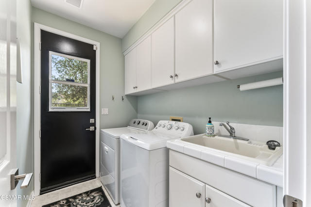 4543 Silverbell Circle, Moorpark CA: https://media.crmls.org/mediaz/03310a7b-e3e6-47b9-9931-c223e177a170.jpg