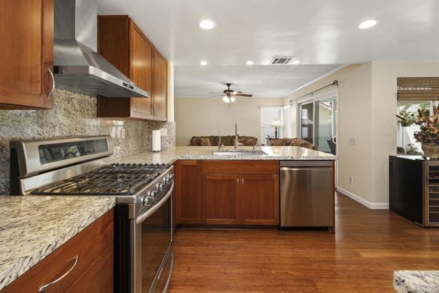 647 Boysenberry Way, Oceanside CA: https://media.crmls.org/mediaz/03315bf8-e0f7-42e1-a070-42d51c3bf914.jpg