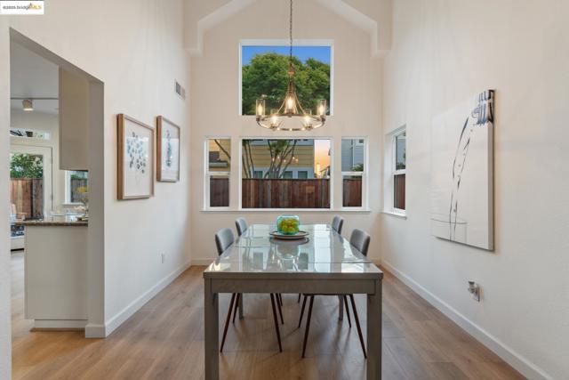 102 Waterview Dr, Richmond CA: https://media.crmls.org/mediaz/033175e0-1251-4d56-badd-f5ae4c0c2981.jpg