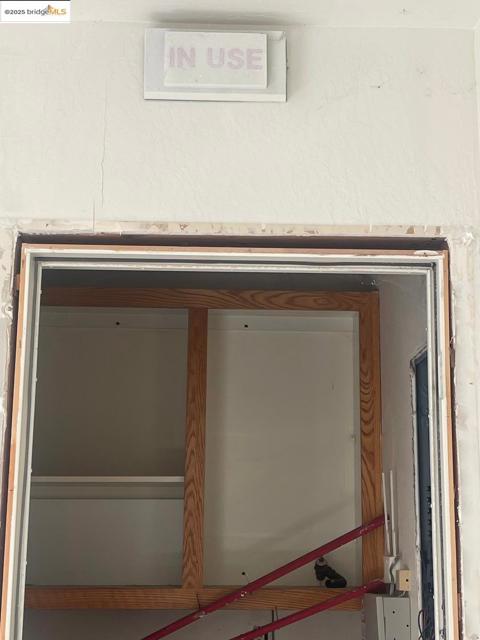 2890 Concord BLVD, Concord CA: https://media.crmls.org/mediaz/0331edf8-ba38-47bc-b665-1e7f57973424.jpg