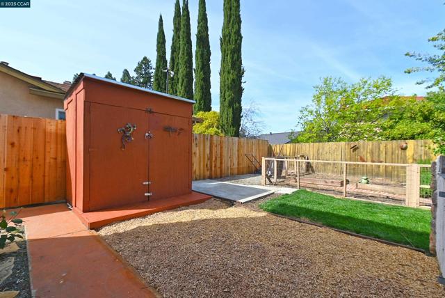 5091 Saint Celestine Ct, Concord CA: https://media.crmls.org/mediaz/03323915-bb72-4f33-b003-0b52876fc21d.jpg