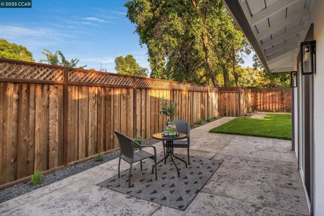 1961 Ardith Dr, Pleasant Hill CA: https://media.crmls.org/mediaz/033280a1-7941-4b72-857b-8c62cbe4d9e9.jpg