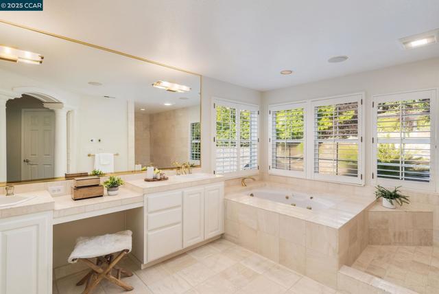 51 Brightwood Cir, Danville CA: https://media.crmls.org/mediaz/0332df47-157e-4c0a-9823-701cfbabb2a6.jpg