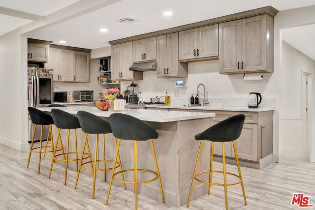 19513 Cantara Street, Reseda CA: https://media.crmls.org/mediaz/03331ce6-23b4-423e-b28b-32ff02ed0050.jpg