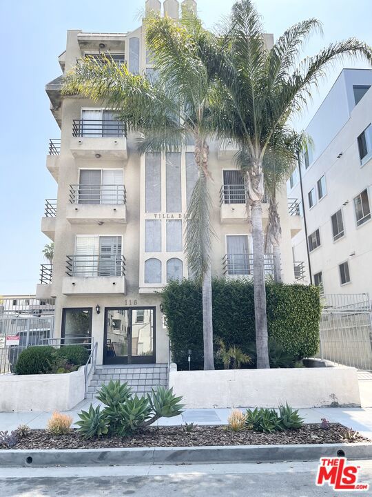 116 S Croft Ave #301, Los Angeles, CA 90048