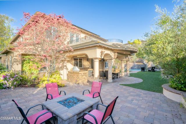 483 Via Merla, Newbury Park CA: https://media.crmls.org/mediaz/033370b1-c855-4aa7-b8d4-83b6d95e4cf6.jpg