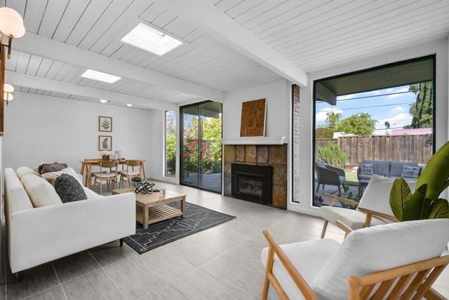 938 Ferngrove Drive, Cupertino CA: https://media.crmls.org/mediaz/0333b5eb-ccea-4929-9104-5f2080ca5716.jpg
