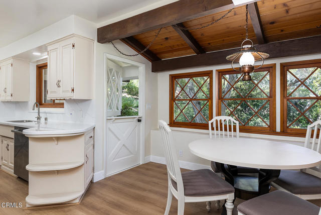 2058 Lyans Drive, La Canada Flintridge CA: https://media.crmls.org/mediaz/0334faa2-558c-4338-afe6-07758783344e.jpg