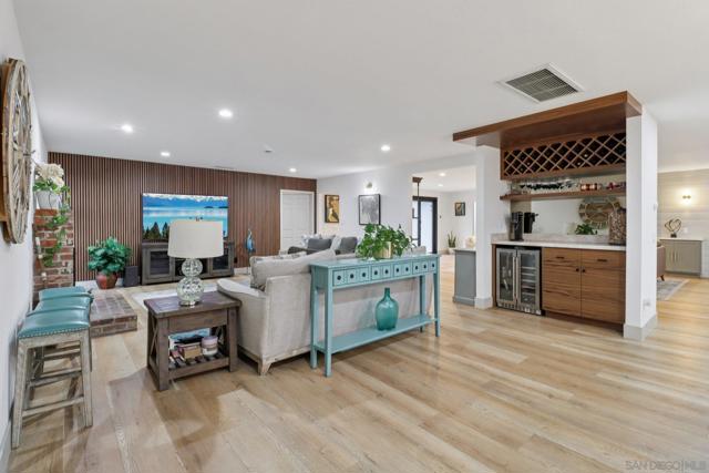 Image 16 of 73 For 43 Corte Maria Ave